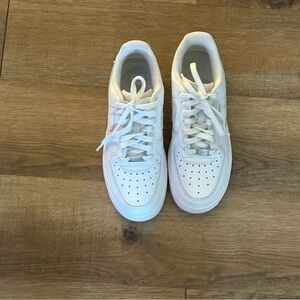 Nike White Sneakers Classic Design very new worn maybe once or twice that’s all